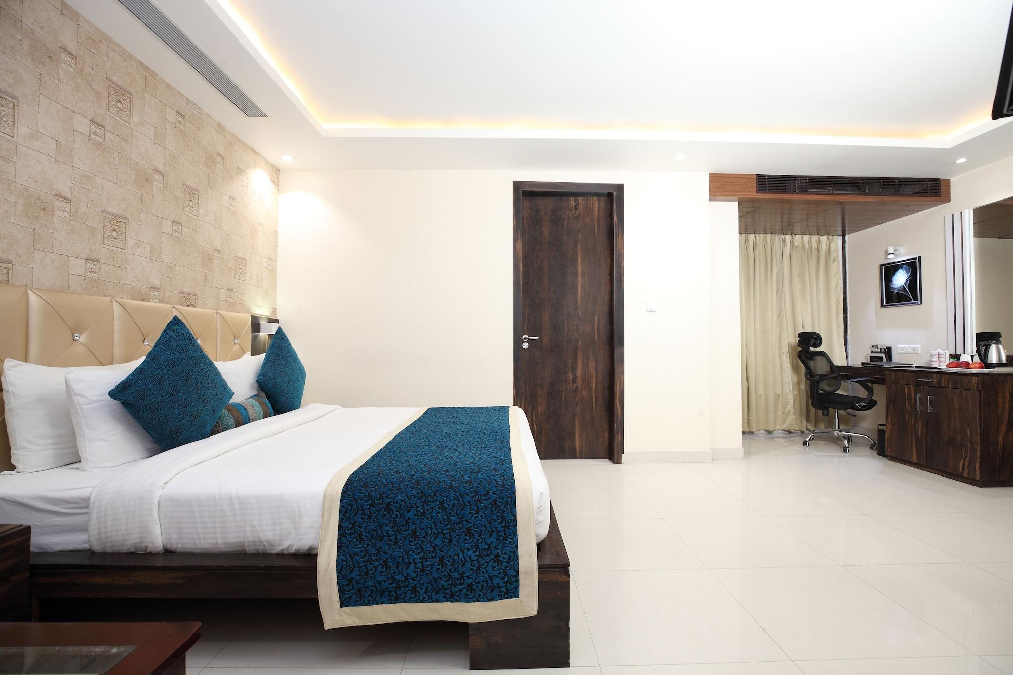 Pinnacle By Click Hotels, Lakhnau Kültér fotó