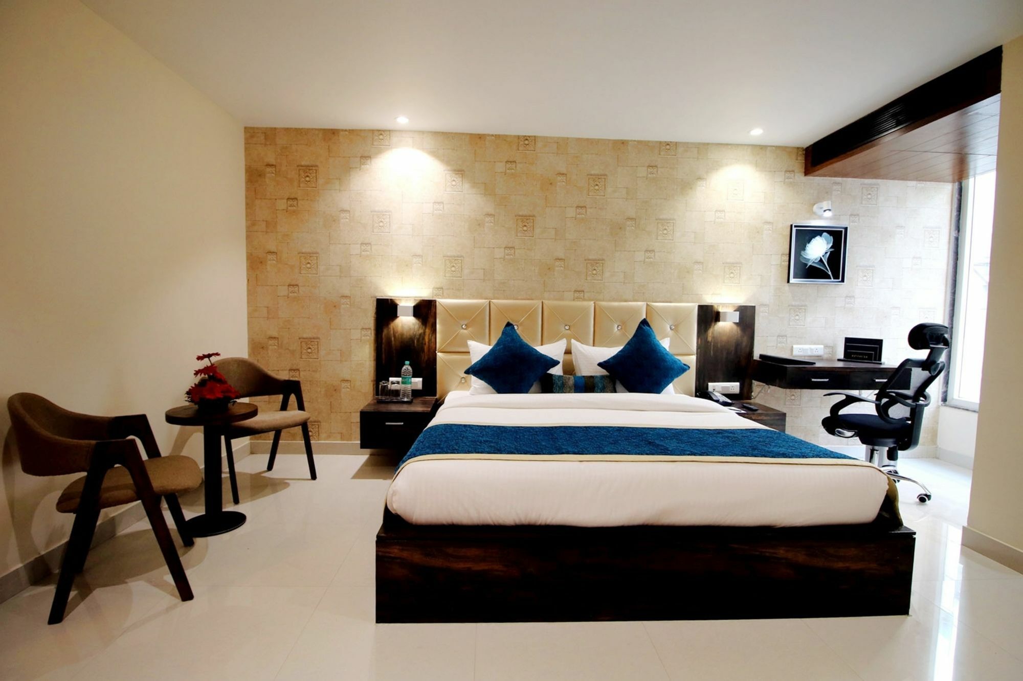 Pinnacle By Click Hotels, Lakhnau Kültér fotó
