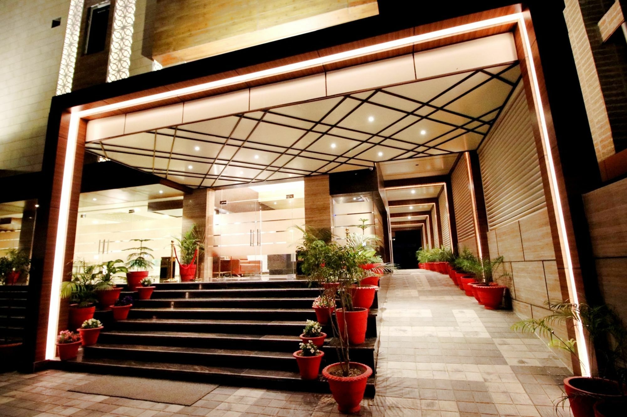 Pinnacle By Click Hotels, Lakhnau Kültér fotó
