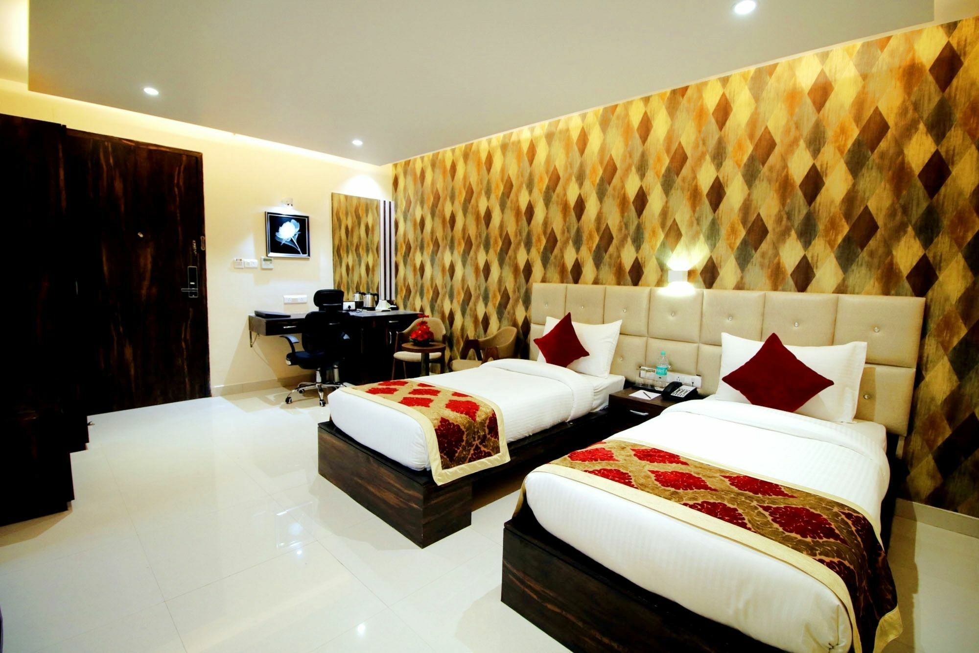 Pinnacle By Click Hotels, Lakhnau Kültér fotó