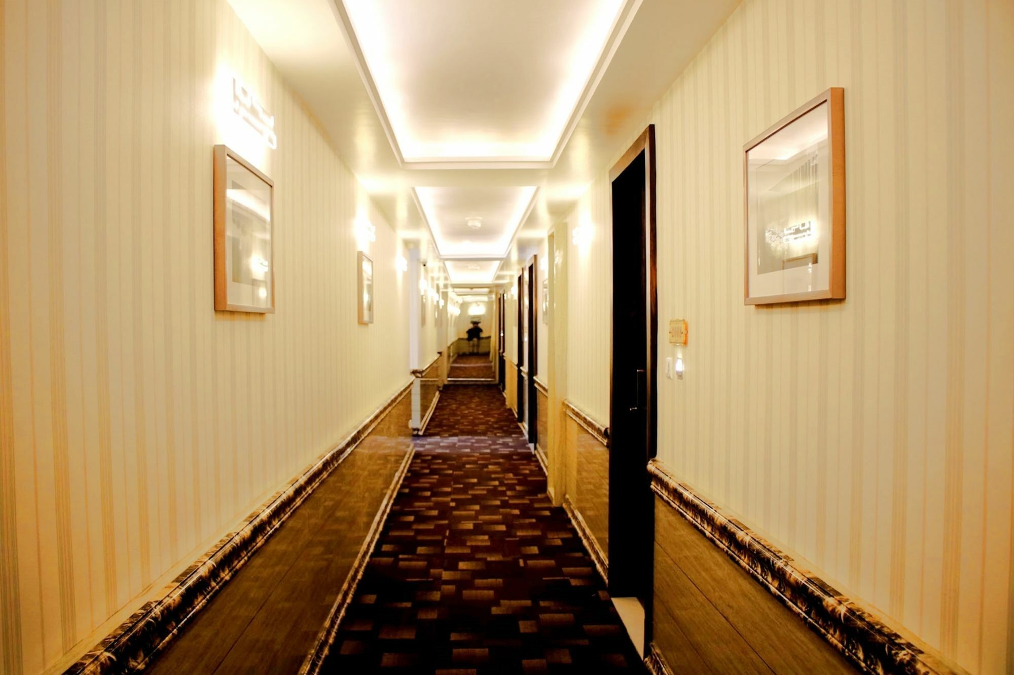 Pinnacle By Click Hotels, Lakhnau Kültér fotó