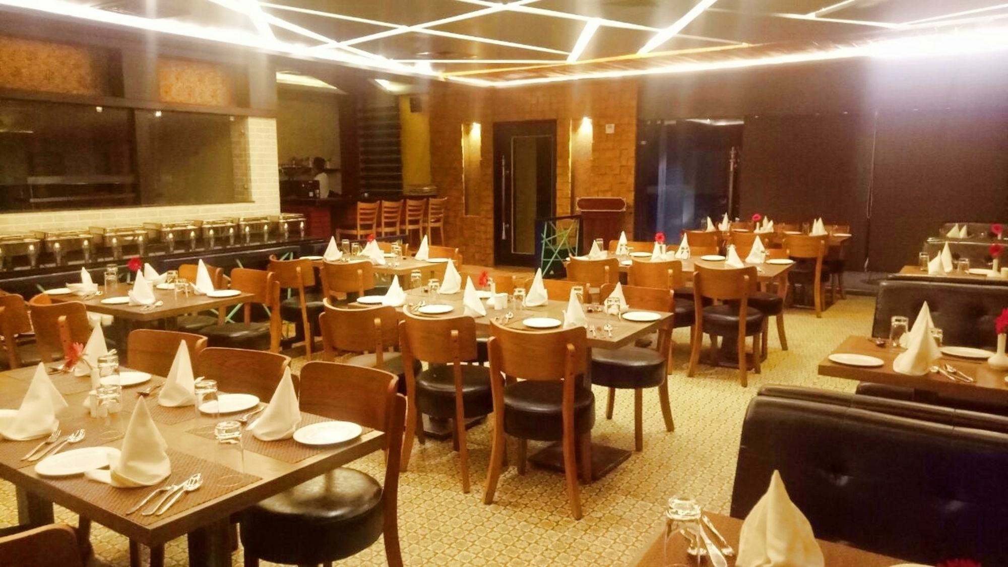 Pinnacle By Click Hotels, Lakhnau Kültér fotó